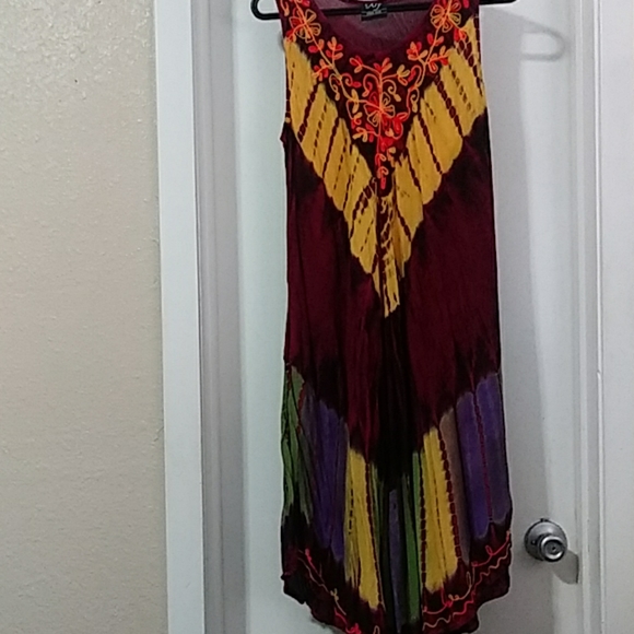 Very colorful dresses - Picture 2 of 4